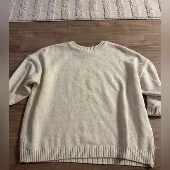 Ivory Sweater - Picture 4 of 4